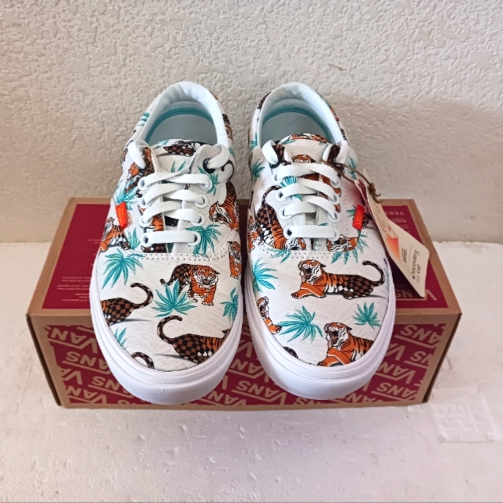 Vans - Picture 2 of 4
